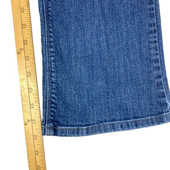 Levi's 515 Bootcut Jeans Womens 31 x 30 Blue Medium Wash Modest Business Casual - Picture 12 of 16